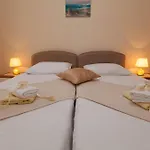 Apartments With Parking Space Jadranovo, Crikvenica - 2377 Jadranovo